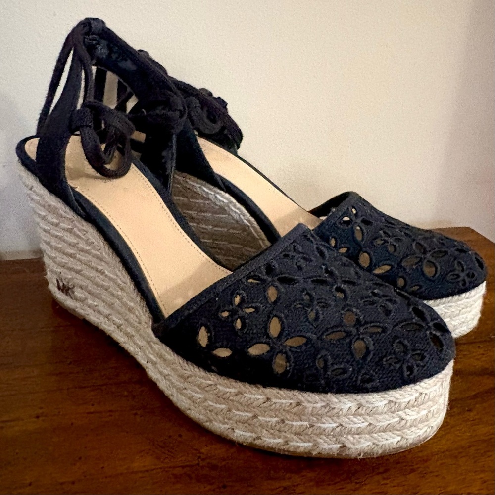 MICHAEL Michael Kohrs Darci Wedge Espadrille Sandals - Black Eyelet Women’s 6.5